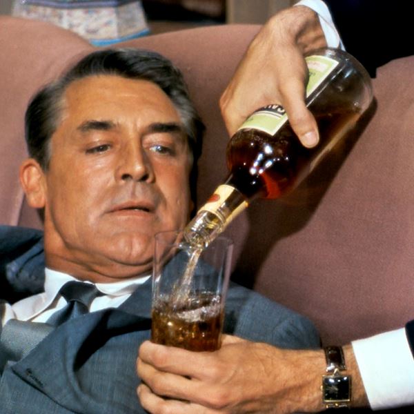 Grooming tricks για να κρύψεις το hangover