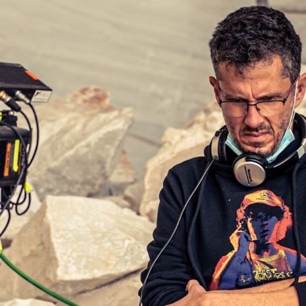 Ο Βαρδής Μαρινάκης βαδίζει στο δικό του Σιωπηλό Δρόμο