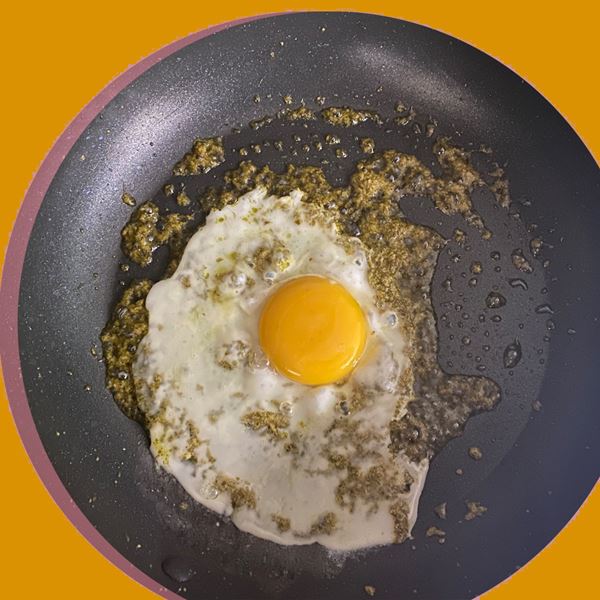 Pesto eggs, η νέα viral συνταγή του TikTok