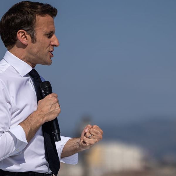 Όταν ο Emmanuel Macron επιχείρησε να διακόψει τη Eurovision