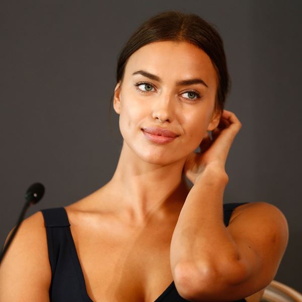 Η Irina Shayk ντύθηκε Τσιτσιολίνα και έβαλε φωτιά στο Instagram