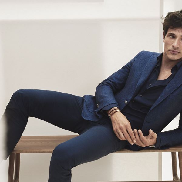 4 τρόποι να φορέσεις το navy blue blazer