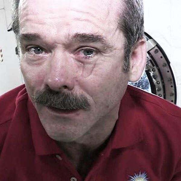 Τι συμβαίνει αν κλάψεις στο διάστημα