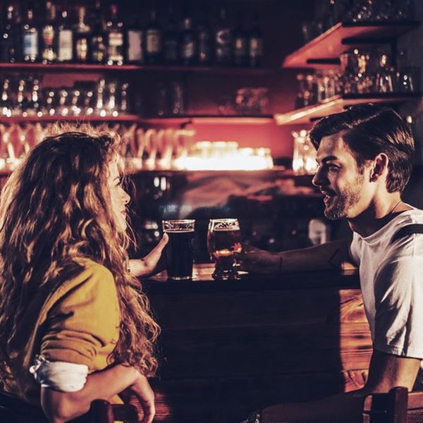 Hinge: Το dating app που πληρώνει τους χρήστες του