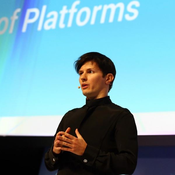 Ρώσοι μεγιστάνες που γυρνούν την πλάτη τους στη Ρωσία