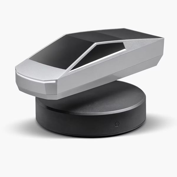 4 δώρα Χριστουγέννων που θα λατρέψει ένας φαν της Tesla