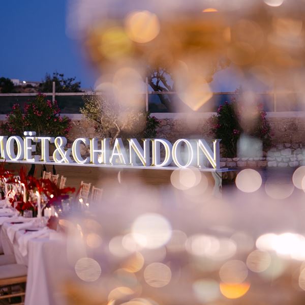 Moët & Chandon: Μια βραδιά γεμάτη λάμψη και καλοκαιρινή μαγεία στις Σπέτσες!