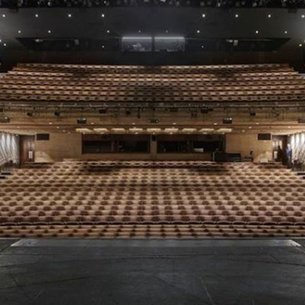 Τα άδεια θέατρα του Λονδίνου σε φωτογραφίες