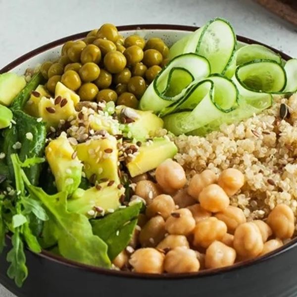 Καλοκαιρινή διατροφή με όσπρια: Γιατί δεν πρέπει να λείπουν από το καθημερινό μενού σου αυτή την εποχή;