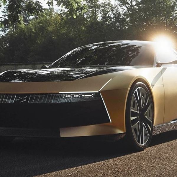 SM Tribute: Η DS γιορτάζει με αυτό το υπέροχο αυτοκίνητο