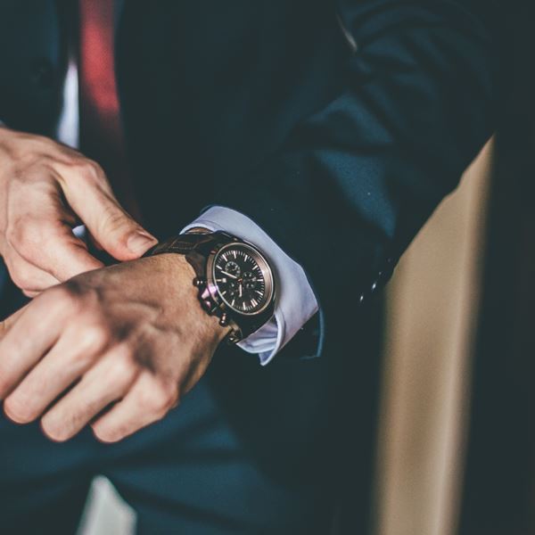 Γιατί φοράμε το ρολόι στο αριστερό χέρι;