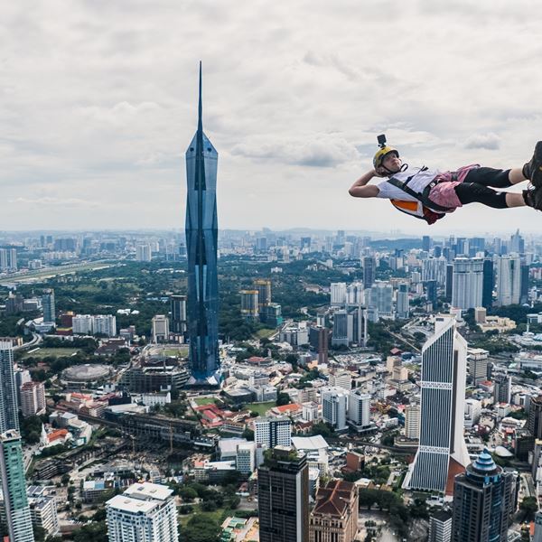 Αυτό είναι το πιο επίκινδυνο extreme sport στον πλανήτη
