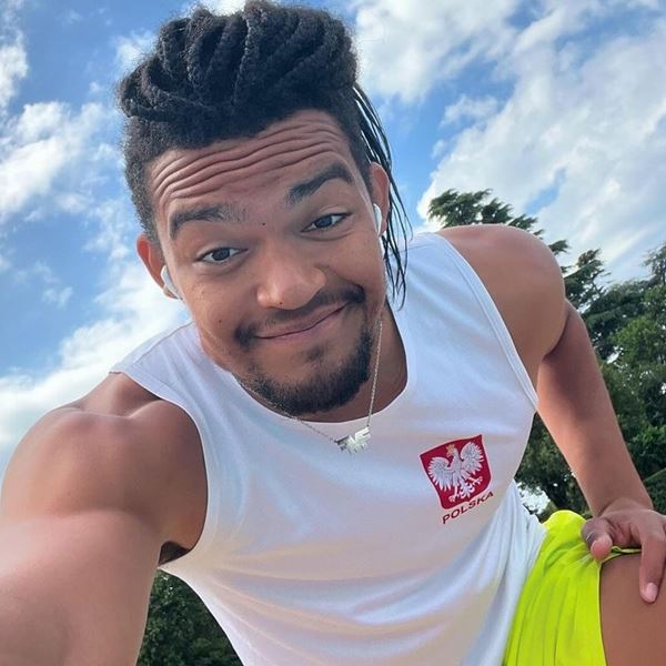 O Εμμανουήλ Καραλής αποκάλυψε τον μεγάλο του έρωτα και πολλά άλλα στο Instagram