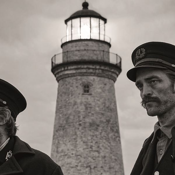 Το αλμυρό navy look του "Φάρου"