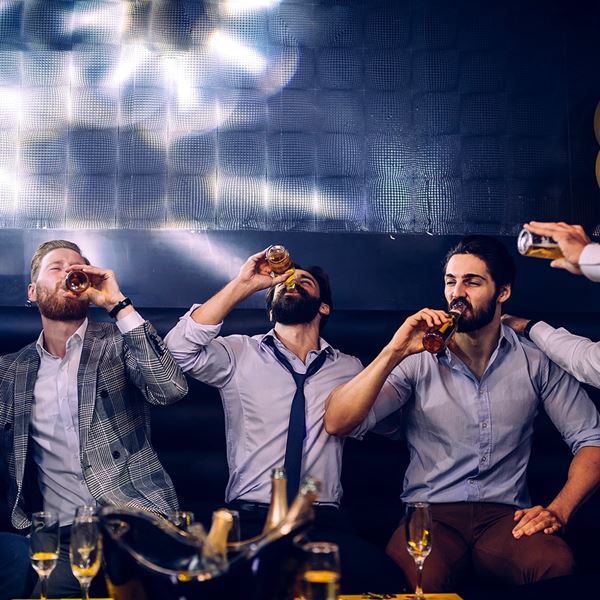 Πώς πρέπει να να συμπεριφέρεσαι σε ένα ποτάδικο