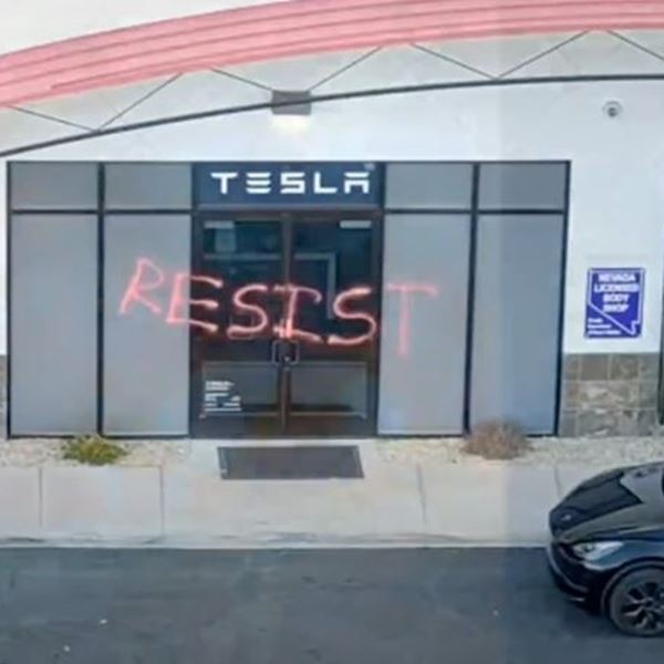 Σοκάρουν αποτελέσματα έρευνας: δικαιολογημένοι οι βανδαλισμοί κατά Tesla-τι είναι η κουλτούρα δολοφονιών