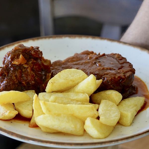Στην Απείρανθο για την ταβέρνα του Αμοργινού