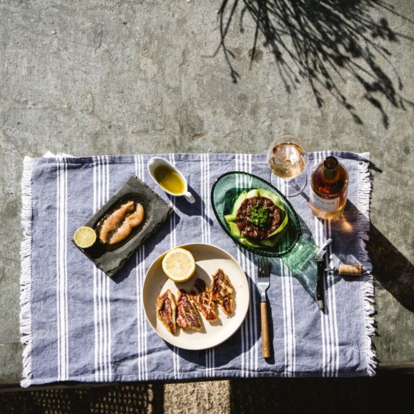 Η πεντανόστιμη Τήνος του Ευριπίδη Αποστολίδη