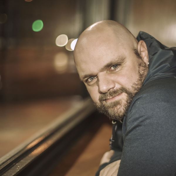 Ο Μάκης Παπαδημητρίου δεν μασάει τα λόγια του, ούτε τα συναισθήματά του