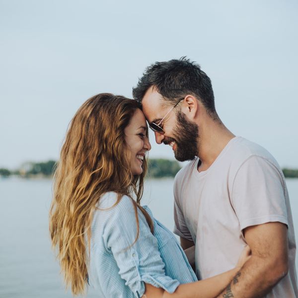 Το πείραμα των 36 ερωτήσεων που δημιουργεί ερωτευμένους