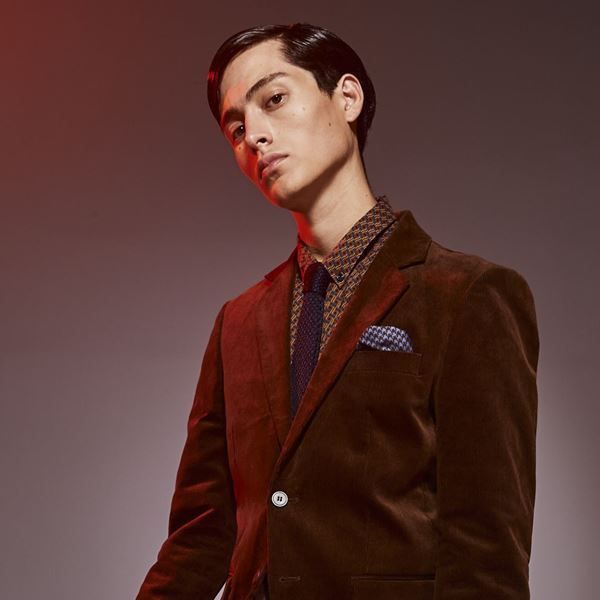 5 διαφορετικά στυλ κοστουμιών για το φετινό φθινόπωρο