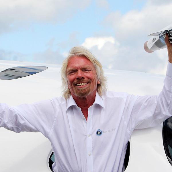 Κάπως έτσι θα μοιάζουν οι διαστημικές στολές που ετοιμάζει ο Richard Branson