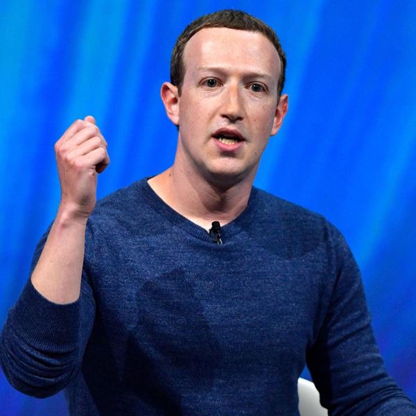 "Το Facebook βρίσκεται σε πόλεμο" σύμφωνα με τον Mark Zuckerberg