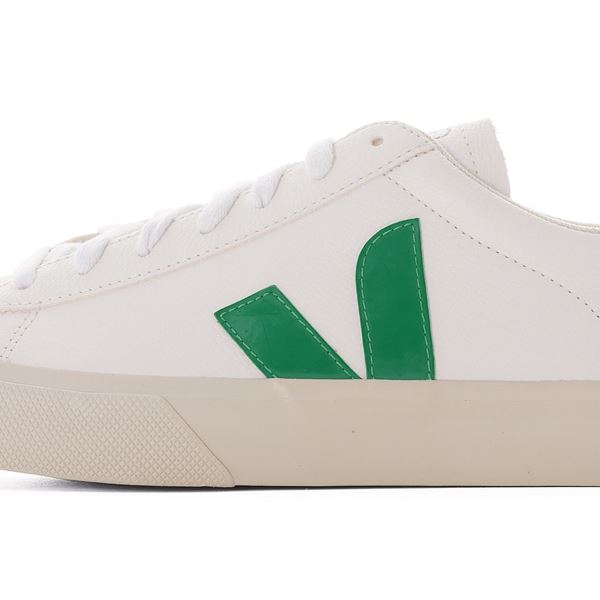 10 λευκά sneakers φέρνουν την άνοιξη