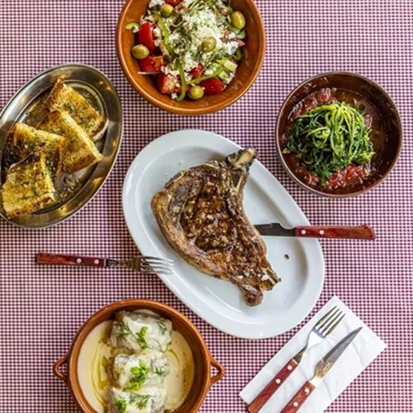 Αυτή η ταβέρνα θα μείνει ανοιχτή όλο τον Αύγουστο στην Αθήνα