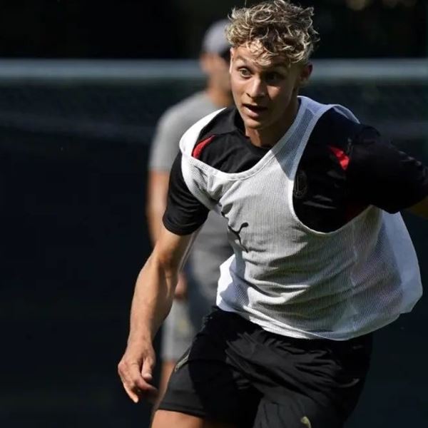 Maximilian Ibrahimović, ο γιος του Zlatan μόλις υπέγραψε το πρώτο του επαγγελματικό συμβόλαιο με τη Μίλαν