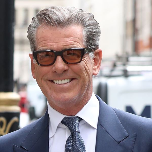 16 χρόνια μετά τον James Bond, το στυλ του Pierce Brosnan είναι πιο cool από ποτέ