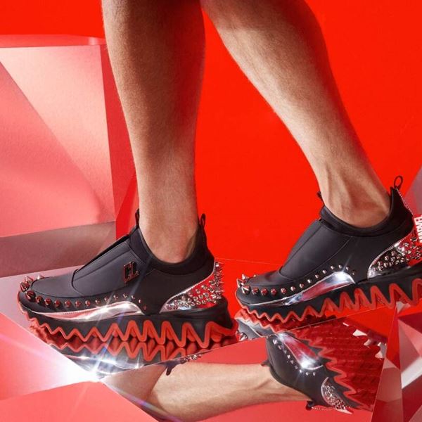 Εκτός από υπερήρωες η Marvel δημιουργεί και υπερπαπούτσια