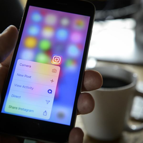 Νέο feature σε Facebook και Instagram μετρά τον χρόνο που σπαταλάς σε αυτά τα social media