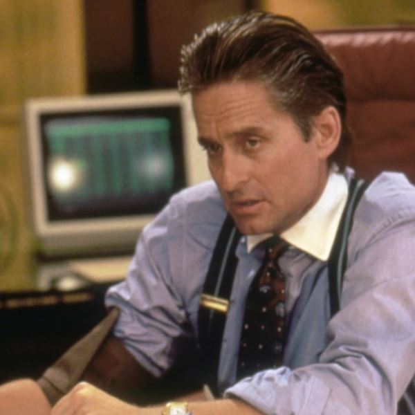 Γιατί εξαφανίστηκαν οι καλοντυμένοι 'κακοί' στο σινεμά