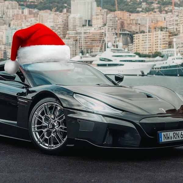 O Nico Rosberg κλειδώθηκε έξω από το Rimac Nevera