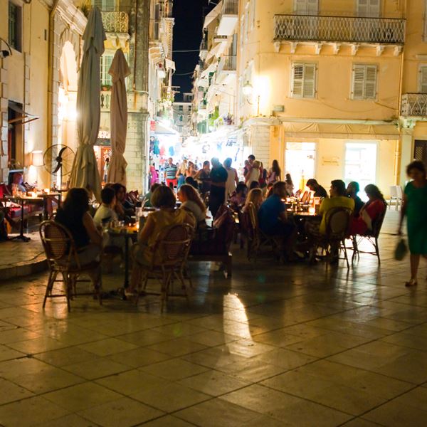 Τα σενάρια για τη μουσική στην εστίαση και την απαγόρευση κυκλοφορίας