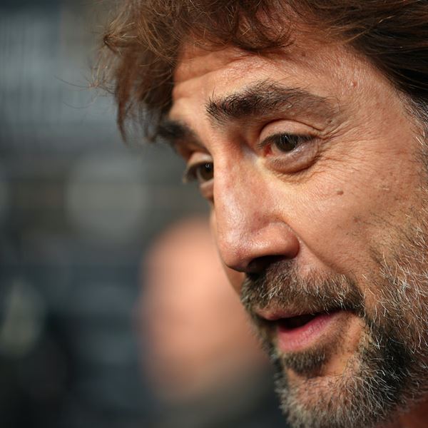 Σε άλλα νέα, ο Javier Bardem έχει δουλέψει ως στρίπερ