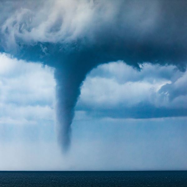 Ναυάγιο στη Σικελία, μπορεί ένας υδροσίφωνας να βυθίσει μέσα σε λίγα λεπτά ένα σούπερ γιοτ;