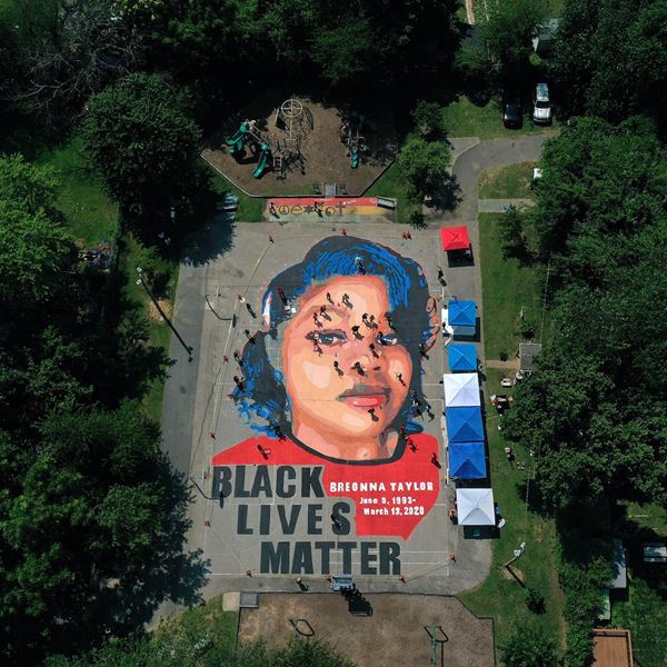 Η δικαστική απόφαση για τον θάνατο της Breonna Taylor βάζει ξανά φωτιά στις ΗΠΑ