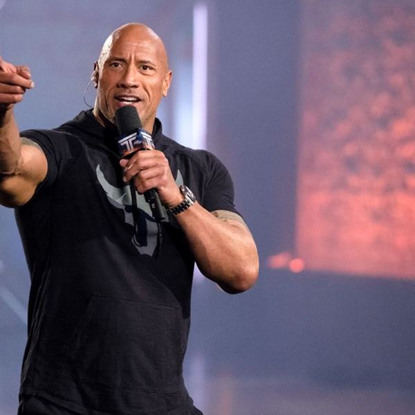 Ο Dwayne The Rock Johnson στηρίζει τον Joe Biden