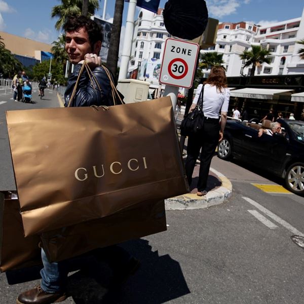 Εκπτώσεις Νοεμβρίου: Τι να αγοράσεις στις mid season sales