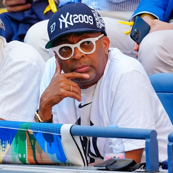 Μόλις είδαμε τον Spike Lee σε διαφήμιση του Fiat 500e