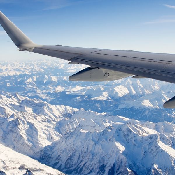 Οι σωστές ημέρες για να κλείσεις φθηνές πτήσεις, σύμφωνα με την Google