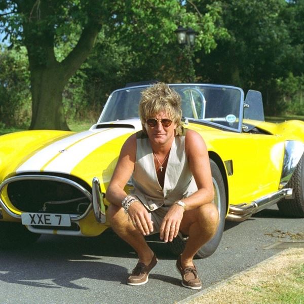 Ζηλεύοντας την απίστευτη συλλογή αυτοκινήτων του Rod Stewart