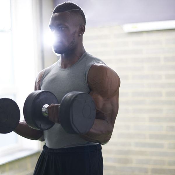 15λεπτη προπόνηση για μεγαλύτερα μπράτσα