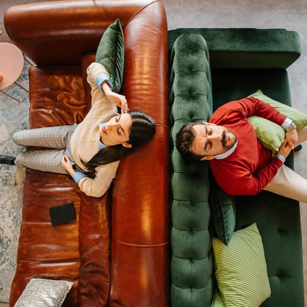 Τι είναι τα ζευγάρια DADT και γιατί εμφανίζονται όλο και περισσότερο