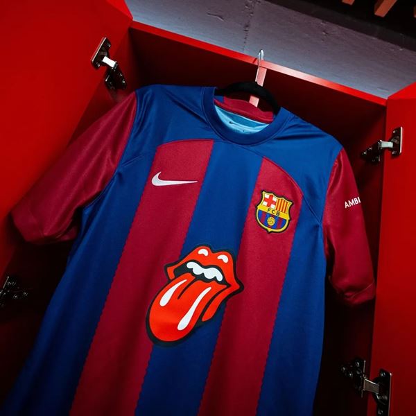 Οι Rolling Stones βγάζουν 'γλώσσα' στη φανέλα της Μπαρτσελόνα