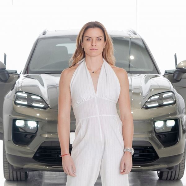 Αυτή είναι η νέα Porsche της Μαρίας Σάκκαρη (εικόνες)