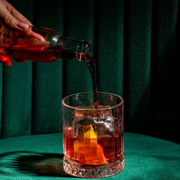 Πώς η Αθήνα λάτρεψε τη συνήθεια του aperitivo