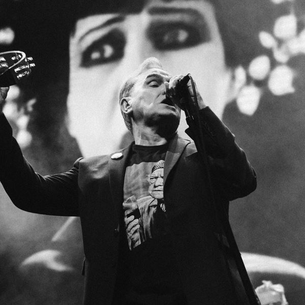 Σταματήστε ό,τι κάνετε: Ο Morrissey έρχεται στην Αθήνα